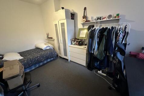 66ea.room2.JPG