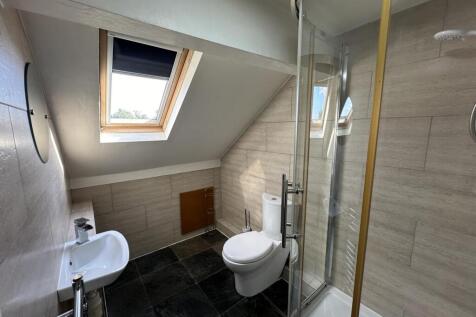 2nd floor shower room.JPG