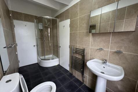 2nd floor shower room.JPG