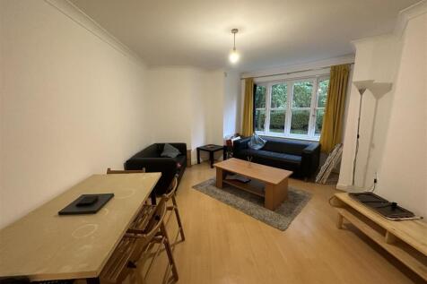 102hc.dining lounge.JPG