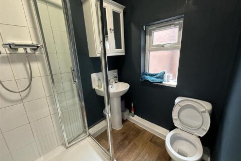 50FR shower room.JPG