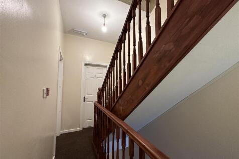 2ham.1st floor hall.JPG