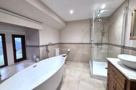 En Suite Bathroom