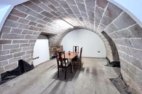 Vaulted Dining Area