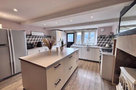 Fitted Kitchen