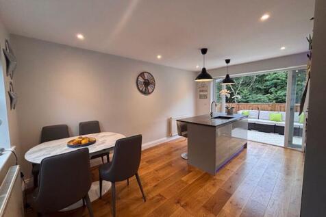 Dinig Kitchen