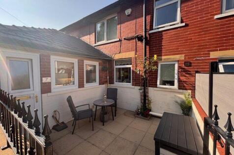 Rear Patio Yard