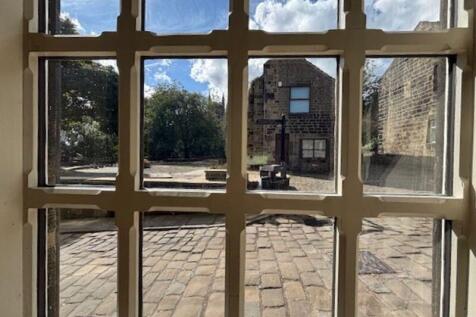 Outlook over Weavers Square