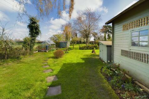 CAM01943G0-PR0025-STILL012.jpg