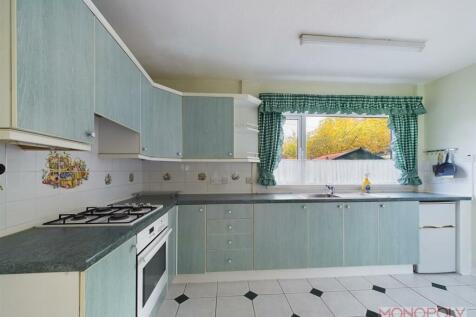 KITCHEN/ BREAKFAST ROOM