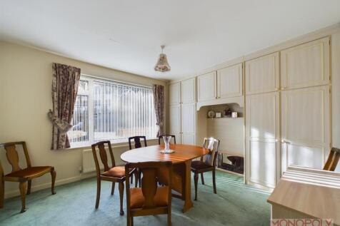 Ground Floor Bedroom/Dining Room