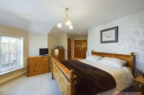 CAM03815G0-PR0133-STILL025.jpg