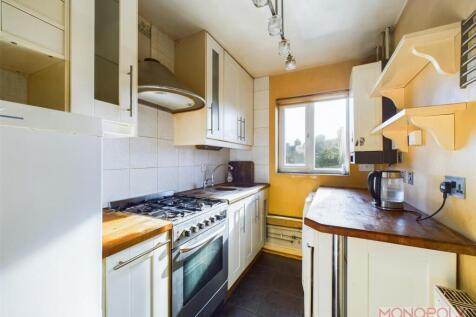 CAM01943G0-PR0378-STILL004.jpg