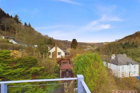 CAM01943G0-PR0376-STILL063.jpg
