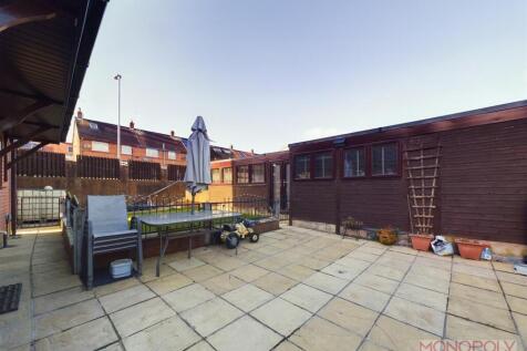 CAM01979G0-PR0404-STILL029.jpg