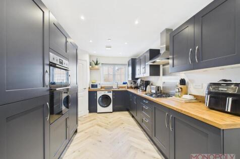 OPEN PLAN KITCHEN/DINING/LIVING ROOM