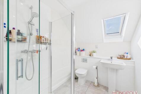 EN SUITE SHOWER ROOM