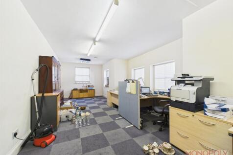 CAM01943G0-PR0426-STILL013.jpg