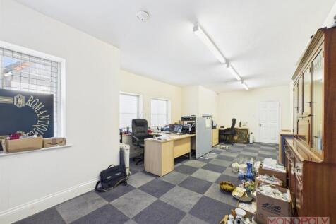 CAM01943G0-PR0426-STILL014.jpg