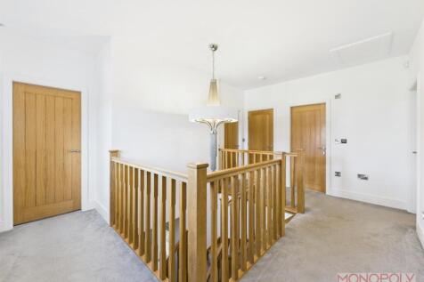 CAM04439G0-PR0036-STILL037.jpg