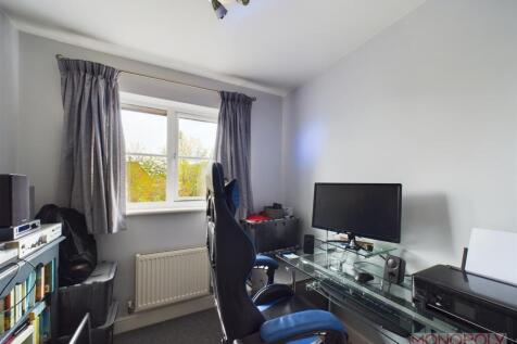 CAM01943G0-PR0238-STILL025.jpg