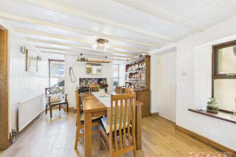 CAM04439G0-PR0054-STILL017.jpg