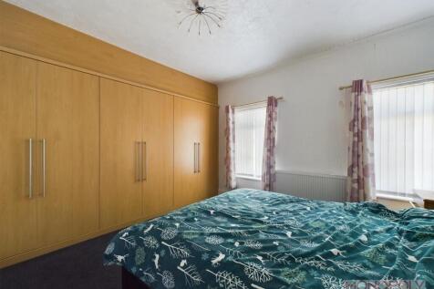 CAM01943G0-PR0242-STILL008.jpg