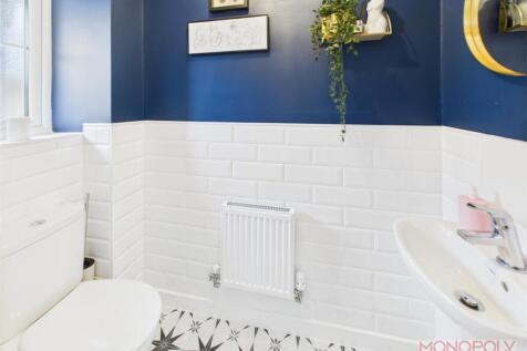 DOWNSTAIRS CLOAKROOM