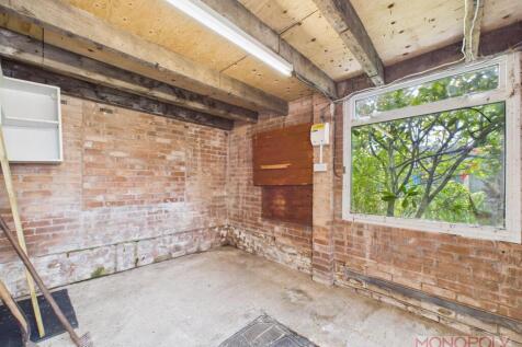 CAM01943G0-PR0463-STILL021.jpg