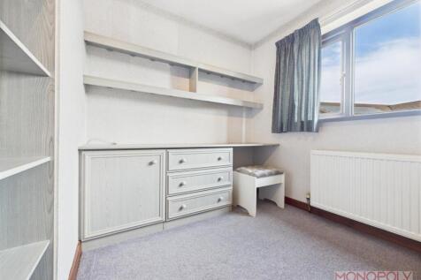 CAM04439G0-PR0076-STILL018.jpg