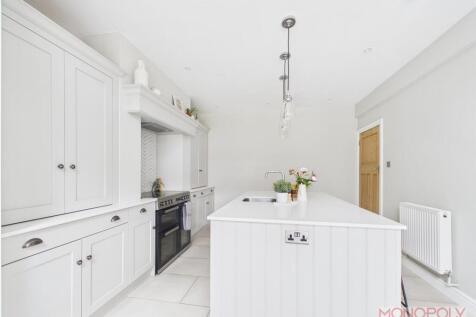 OPEN PLAN KITCHEN/DINING/ LIVING ROOM