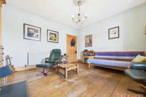 CAM03815G0-PR0254-STILL025.jpg
