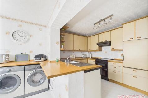 CAM03815G0-PR0289-STILL005.jpg