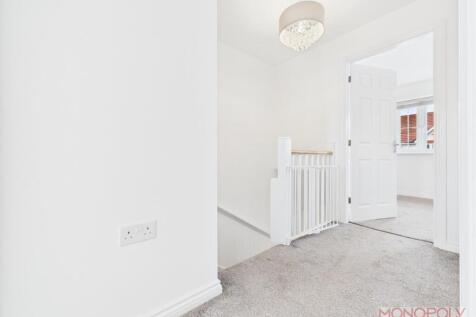 CAM01943G0-PR0471-STILL018.jpg
