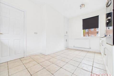 CAM01943G0-PR0487-STILL005.jpg