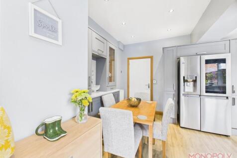 KITCHEN/ BREAKFAST ROOM