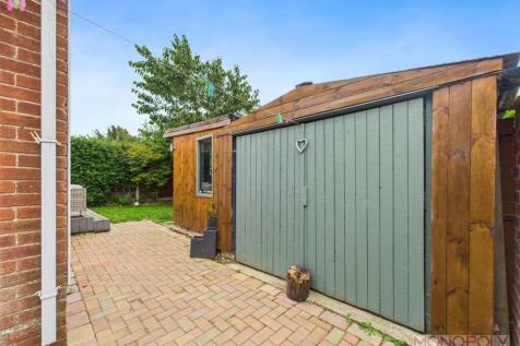 GARAGE/WORKSHOP