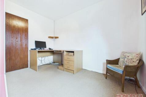 CAM04439G0-PR0108-STILL022.jpg