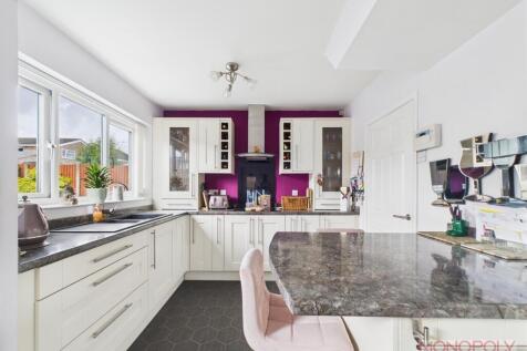 KITCHEN/ BREAKFAST ROOM