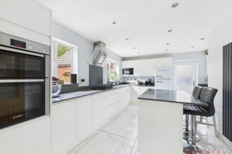 OPEN PLAN KITCHEN/ DINING /LIVING ROOM