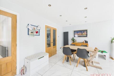 OPEN PLAN KITCHEN/ DINING /LIVING ROOM