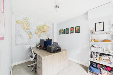 STUDY/ FAMILY ROOM