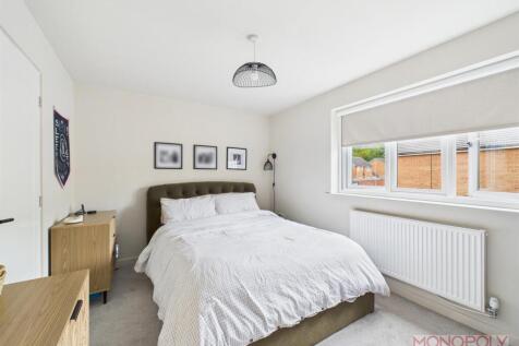 MAIN BEDROOM