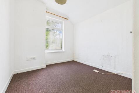 CAM04439G0-PR0141-STILL008.jpg
