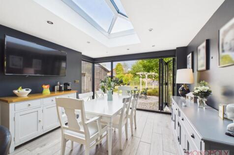 OPEN PLAN KITCHEN/ DINING/ LIVING ROOM