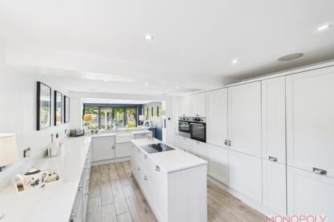 OPEN PLAN KITCHEN/ DINING/ LIVING ROOM