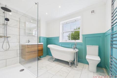 Principal Bathroom