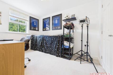CAM04439G0-PR0149-STILL016.jpg
