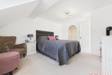 CAM04439G0-PR0149-STILL024.jpg