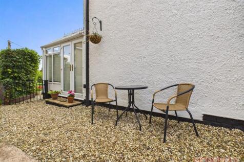 Side Courtyard
